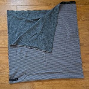 lululemon athletica Gray and pink Striped Wrap. Vinyasa wrap.